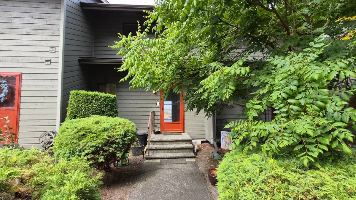 Townhouse for rent at 7650 Birch Bay Dr, Blaine, WA 98230