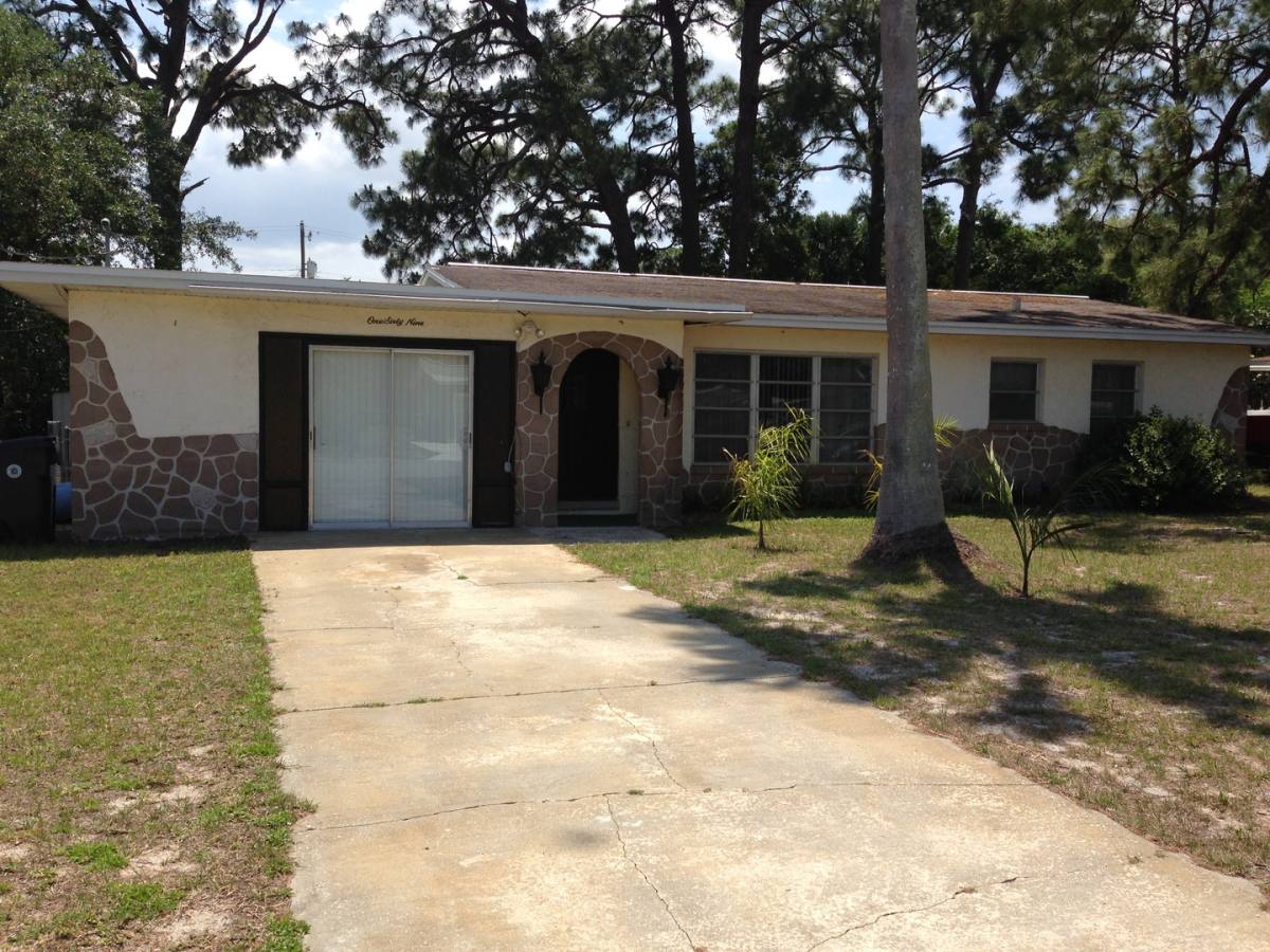 House for rent at 169 Pinecrest St, Titusville, FL 32780