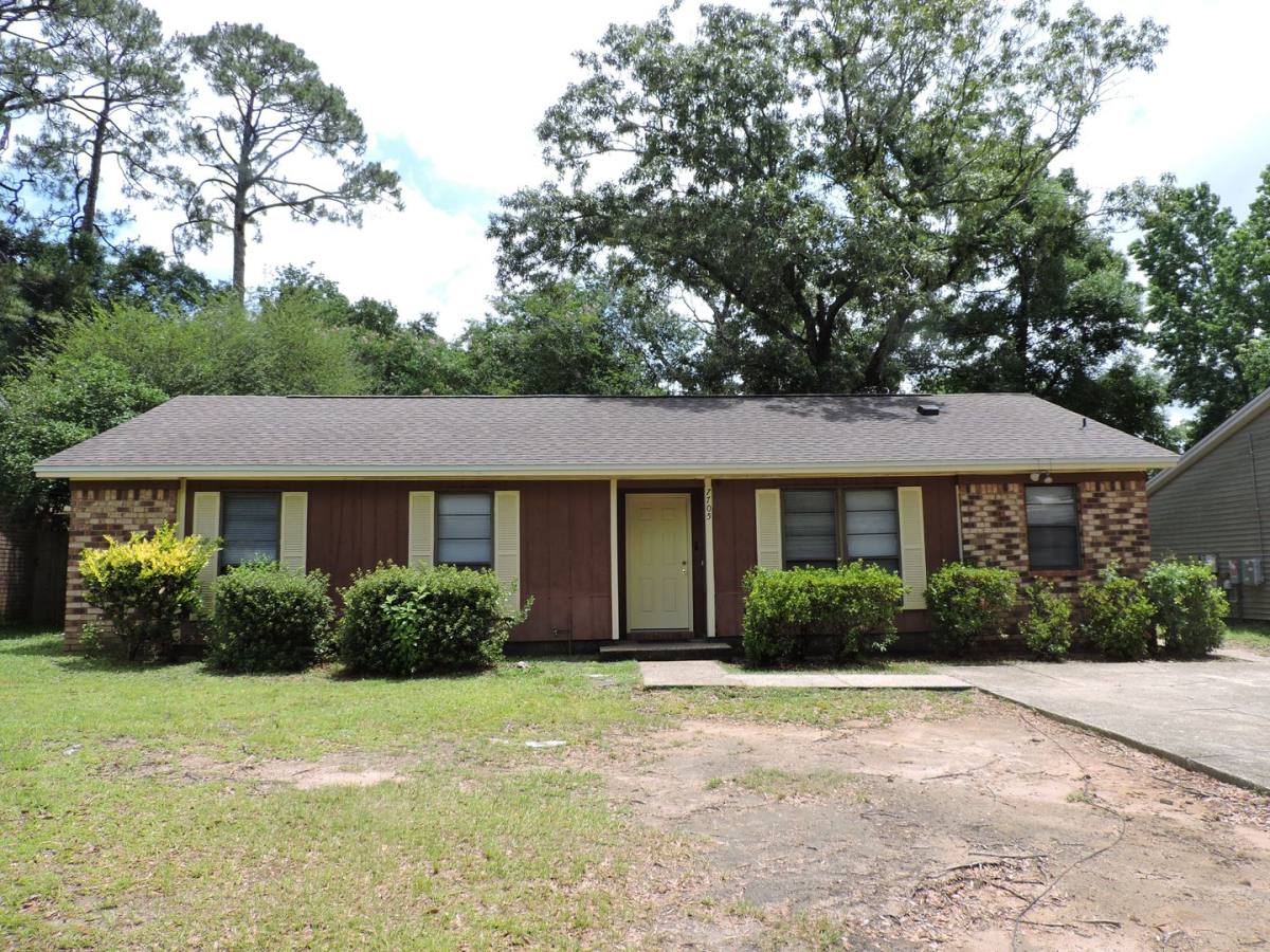 House for rent at 7705 Deborah Dr, Pensacola, FL 32514