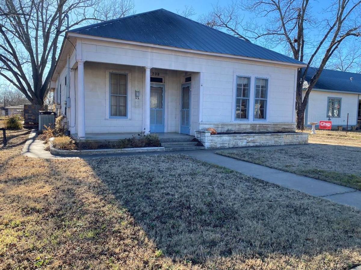 House for rent at 209 W Hackberry, Fredericksburg, TX 78624