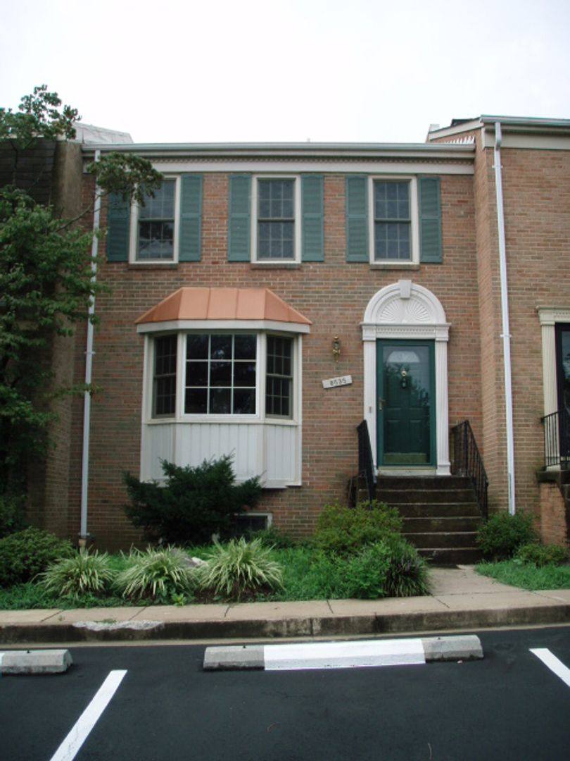 Townhouse for rent at 8535 Hilltop Rd, Vienna, VA 22180