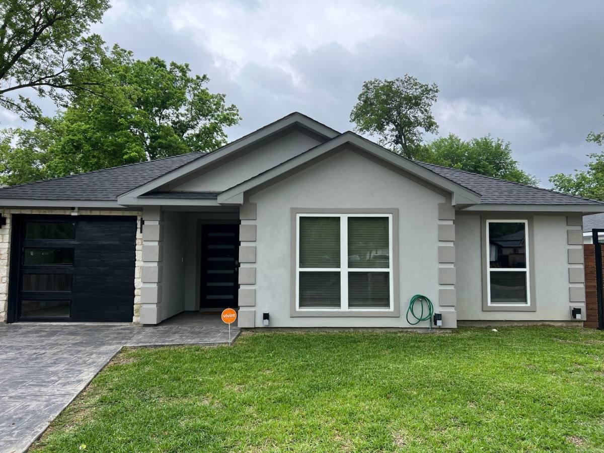 House for rent at 614 Ezekial Ave, Dallas, TX 75217