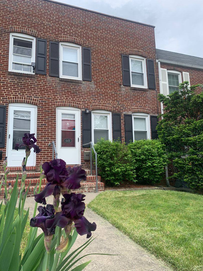 Townhouse for rent at 449 E Garrison St, Bethlehem, PA 18018