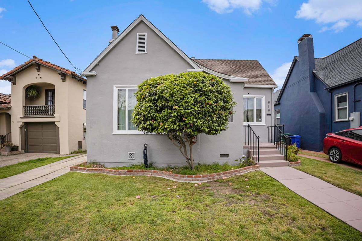 House for rent at 919 Del Mar Ave, Alameda, CA 94501