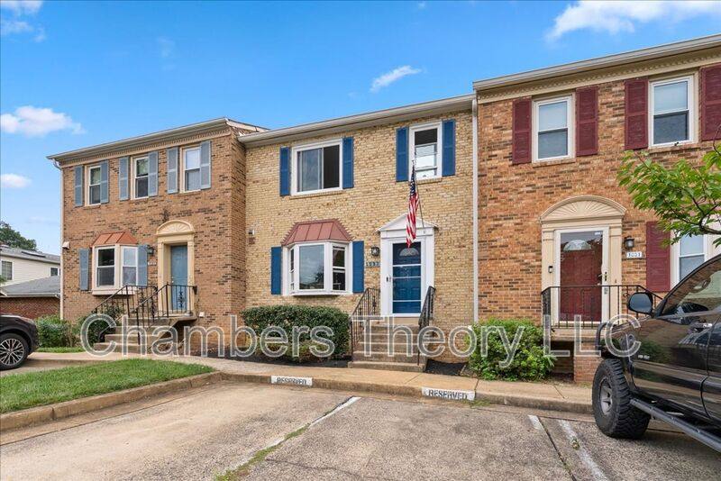 Townhouse for rent at 1033 N George Mason Dr, Arlington, VA 22205