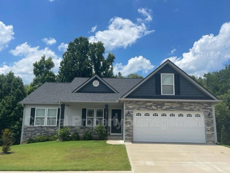 House for rent at 436 Shoreline Blvd, Boiling Springs, SC 29316