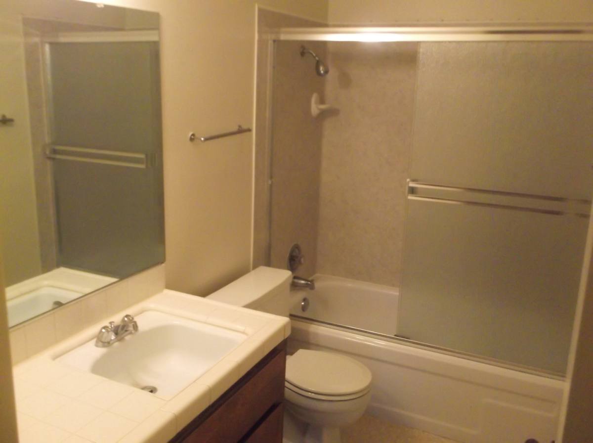 Apartment for rent at 445 W Bullard, Fresno, CA 93704