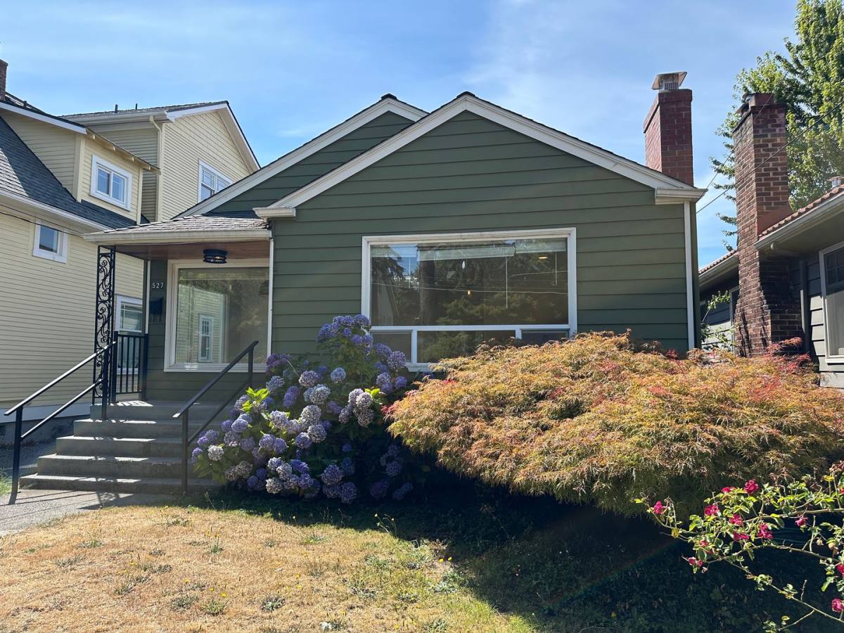House for rent at 527 NE 81st St, Seattle, WA 98115