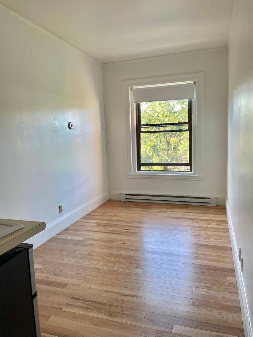 Apartment for rent at 1066 Beacon St #6F, Brookline, MA 02446