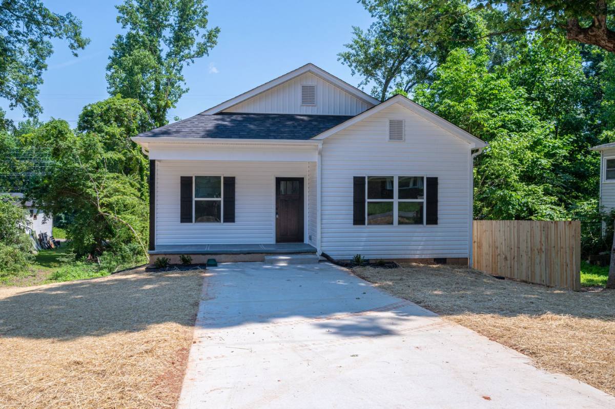 House for rent at 2428 11th Ave SW, Hickory, NC 28602