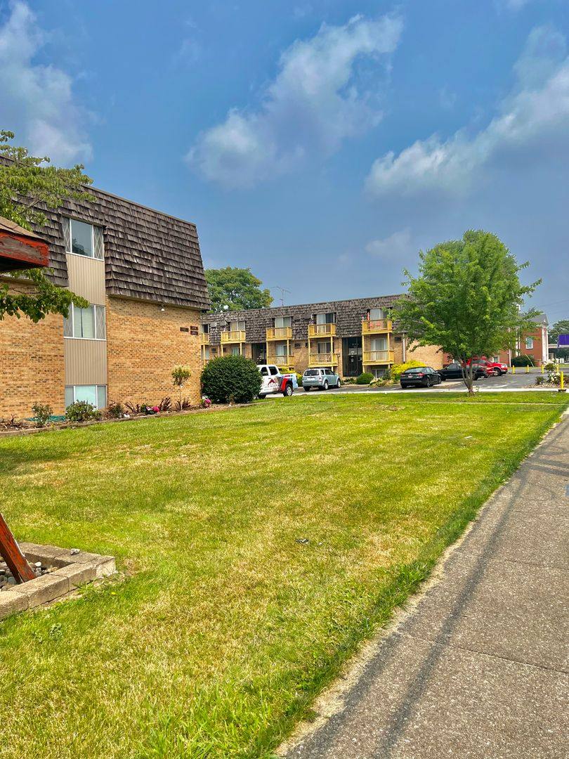 Apartment for rent at 3704 Main St, Mineral Ridge, OH 44440