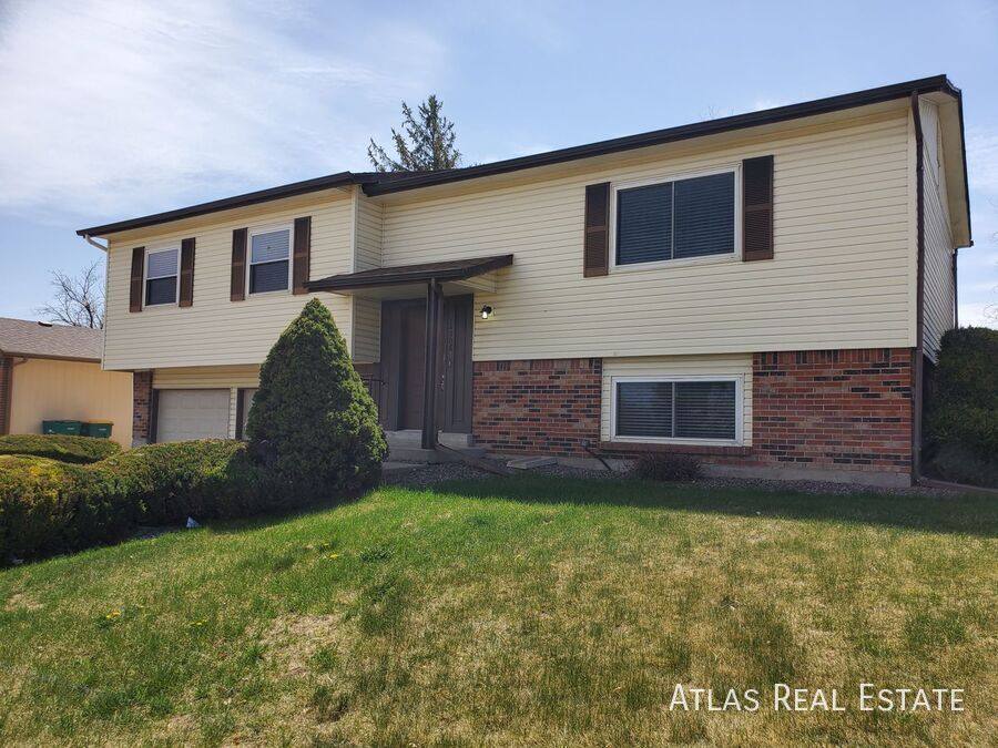 House for rent at 14908 E Florida Ave, Aurora, CO 80012