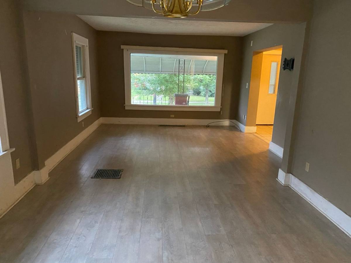 House for rent at 1055 Murray Ave, Akron, OH 44310