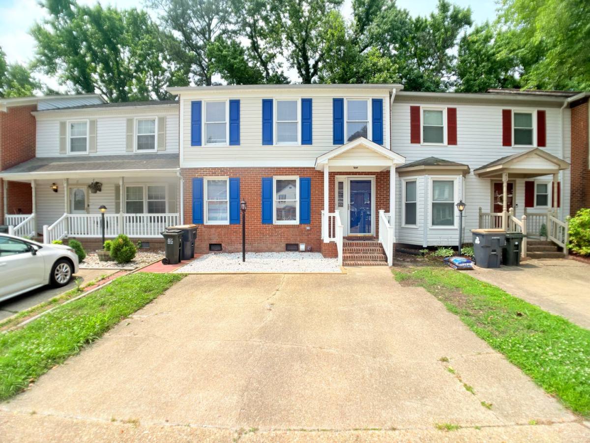 Townhouse for rent at 39 W Wainwright Dr, Poquoson, VA 23662