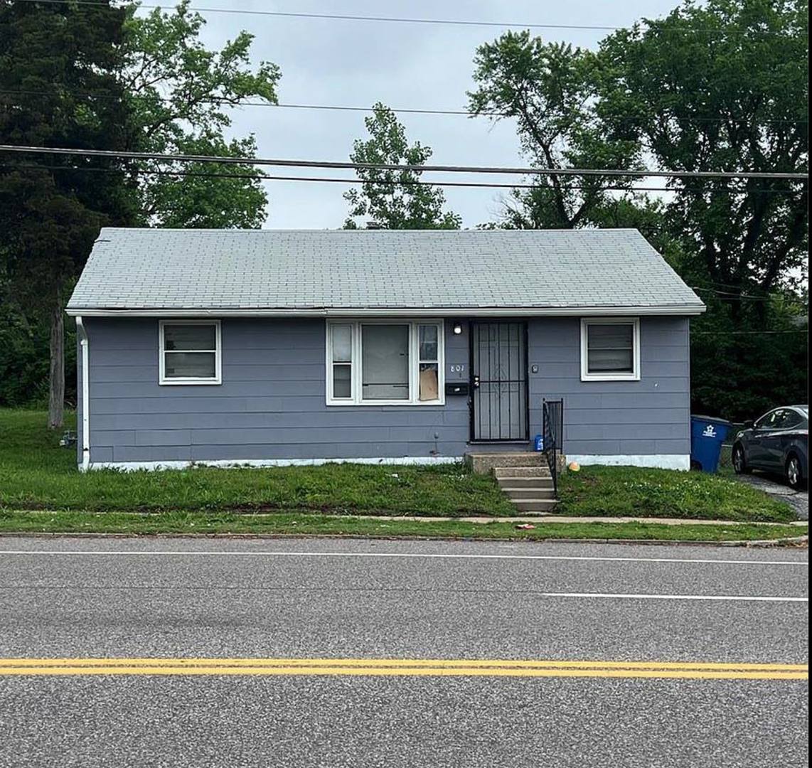 House for rent at 801 Chambers Rd, Saint Louis, MO 63135