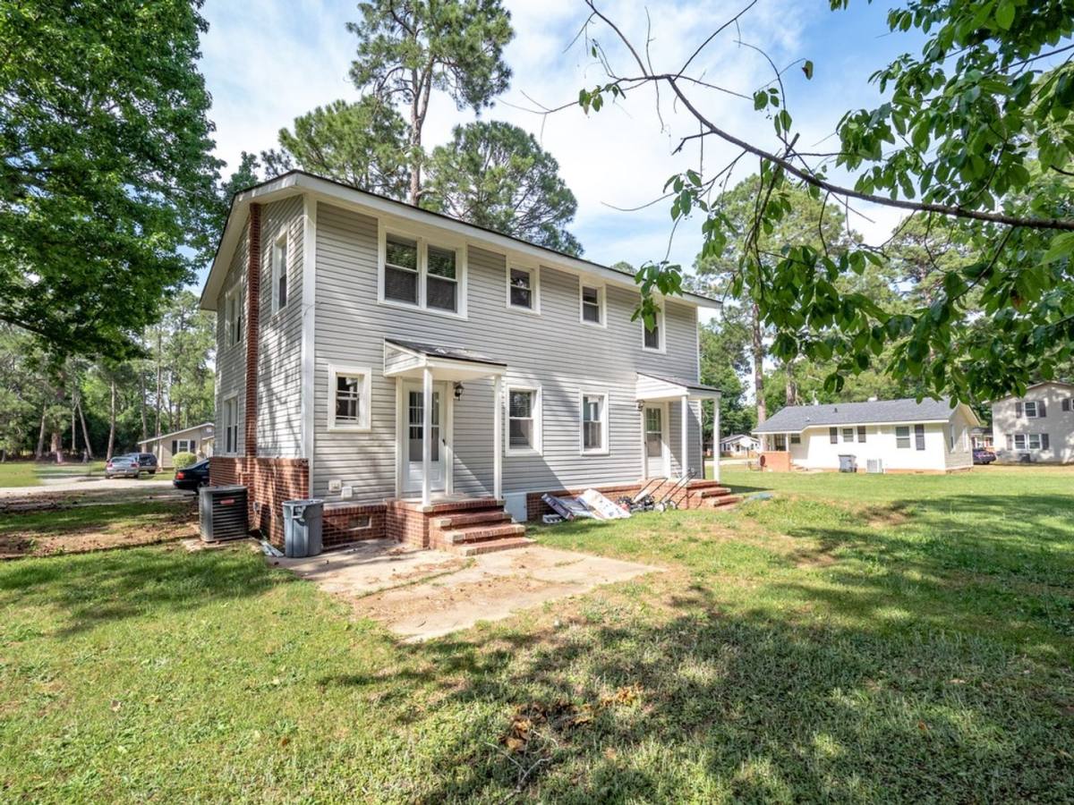 Apartment for rent at 9 Country Squire Court, Sumter, SC 29154