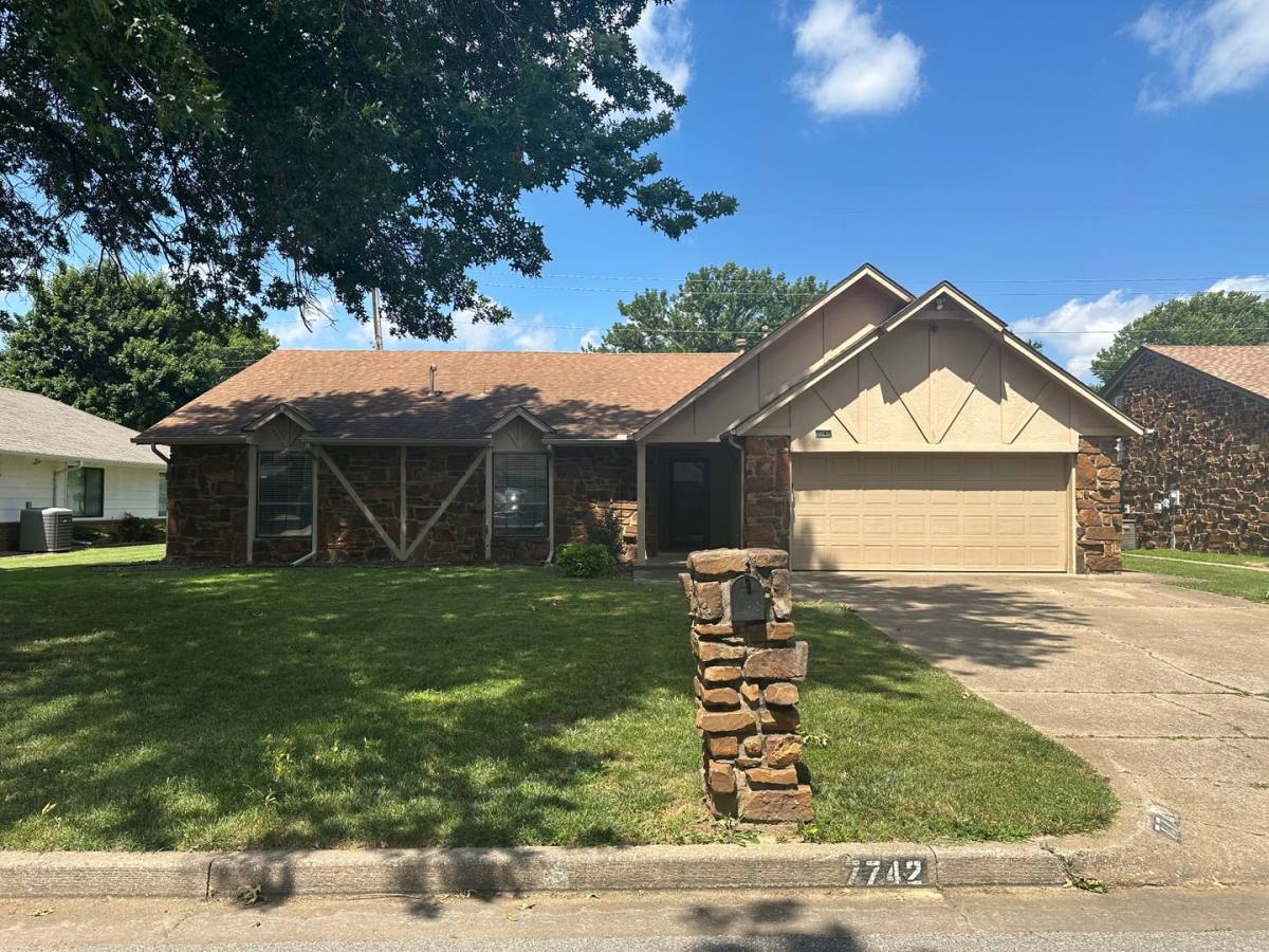 House for rent at 7742 S 72nd E Place, Tulsa, OK 74133