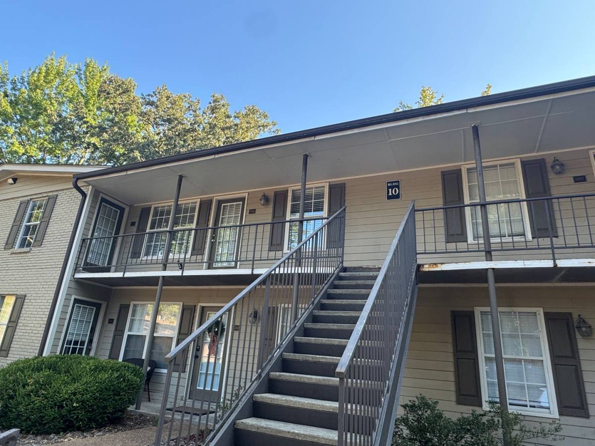 Apartment for rent at 1100 Park Lane, Oxford, MS 38655