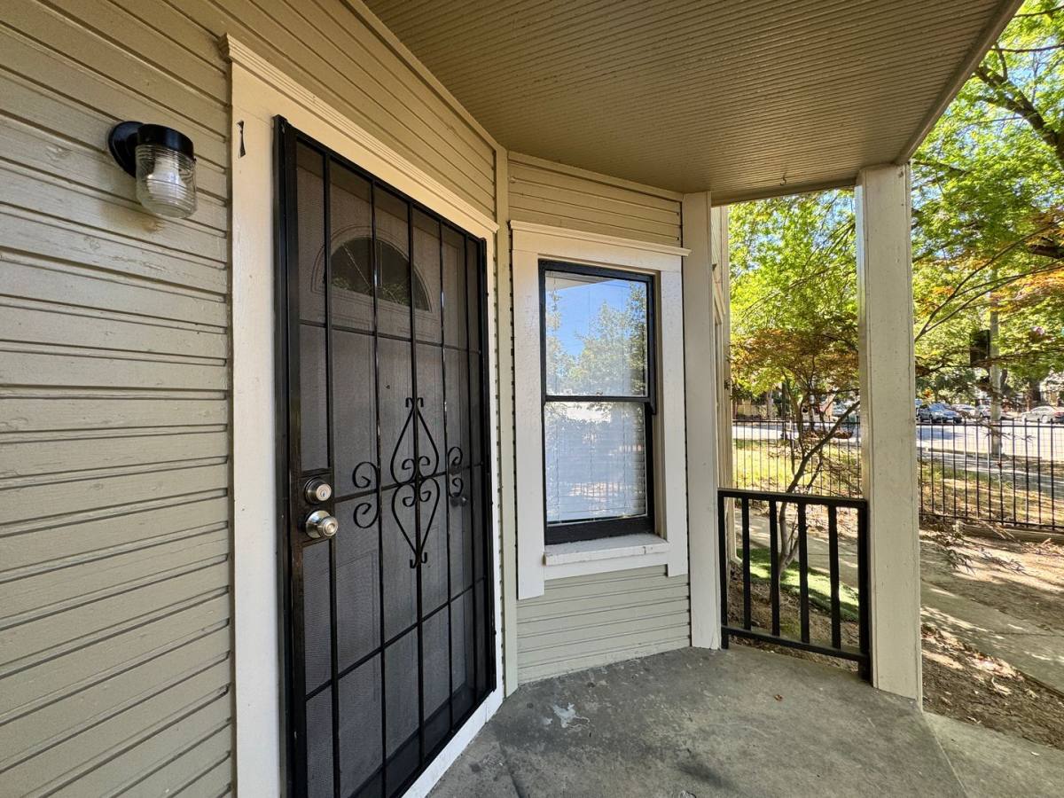 Apartment for rent at 1504 E St, Sacramento, CA 95814