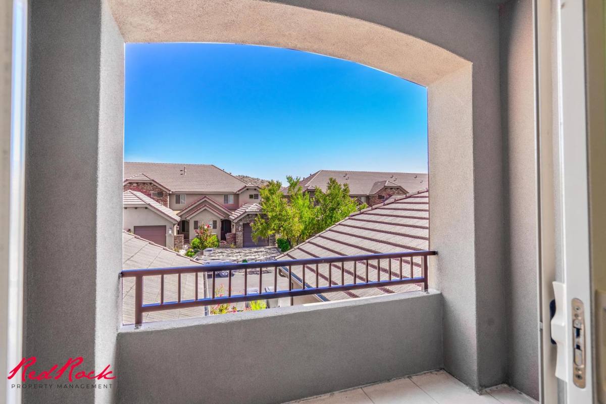 House for rent at 4254 E Razor Ridge Dr, Washington, UT 84780