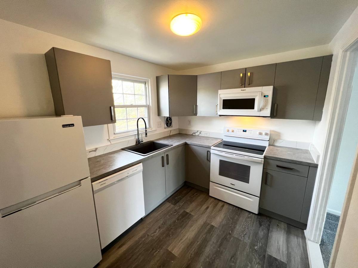Apartment for rent at 9 Grandview Dr, Farmington, CT 06032