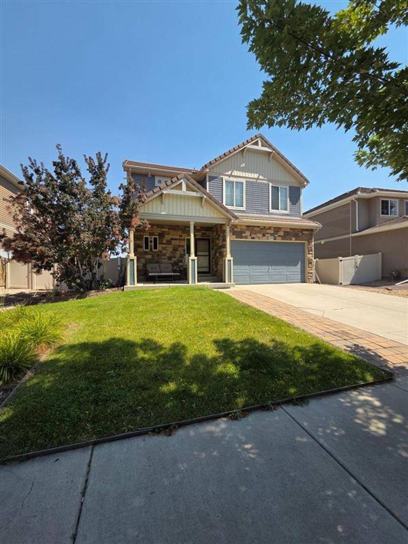 House for rent at 5079 Ridgewood Dr, Johnstown, CO 80534
