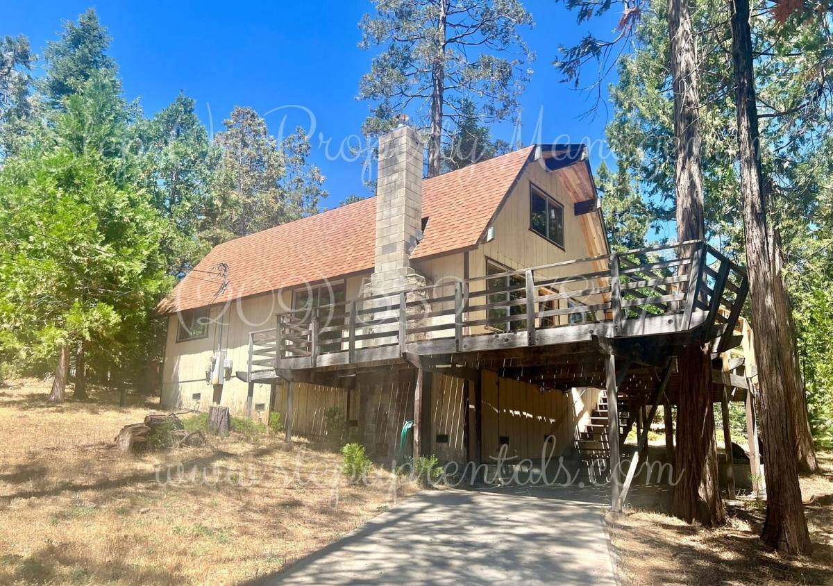 House for rent at 21202 Placer Ave, Mi Wuk Village, CA 95346