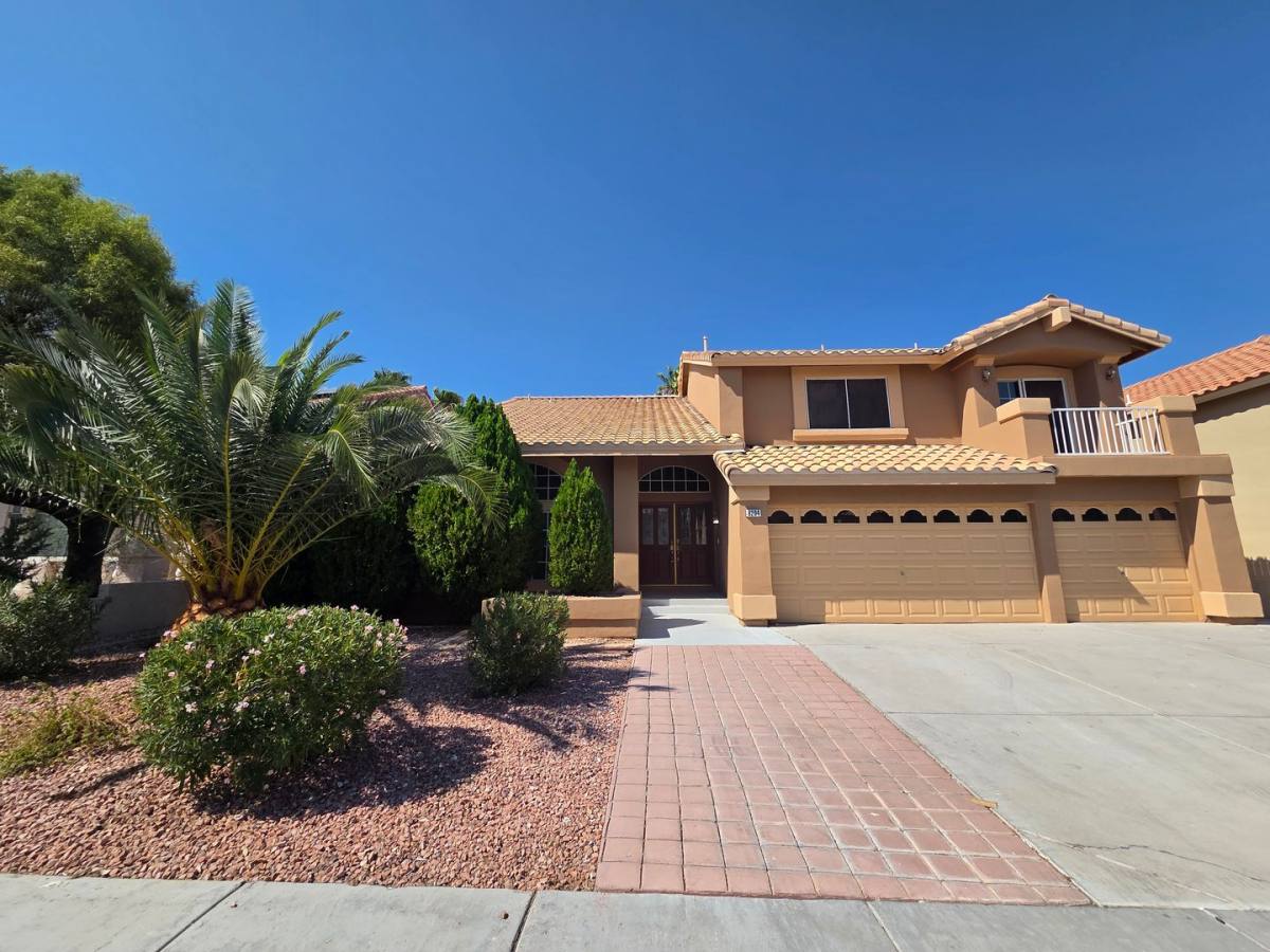 House for rent at 8204 Tivoli Cove Dr, Las Vegas, NV 89128