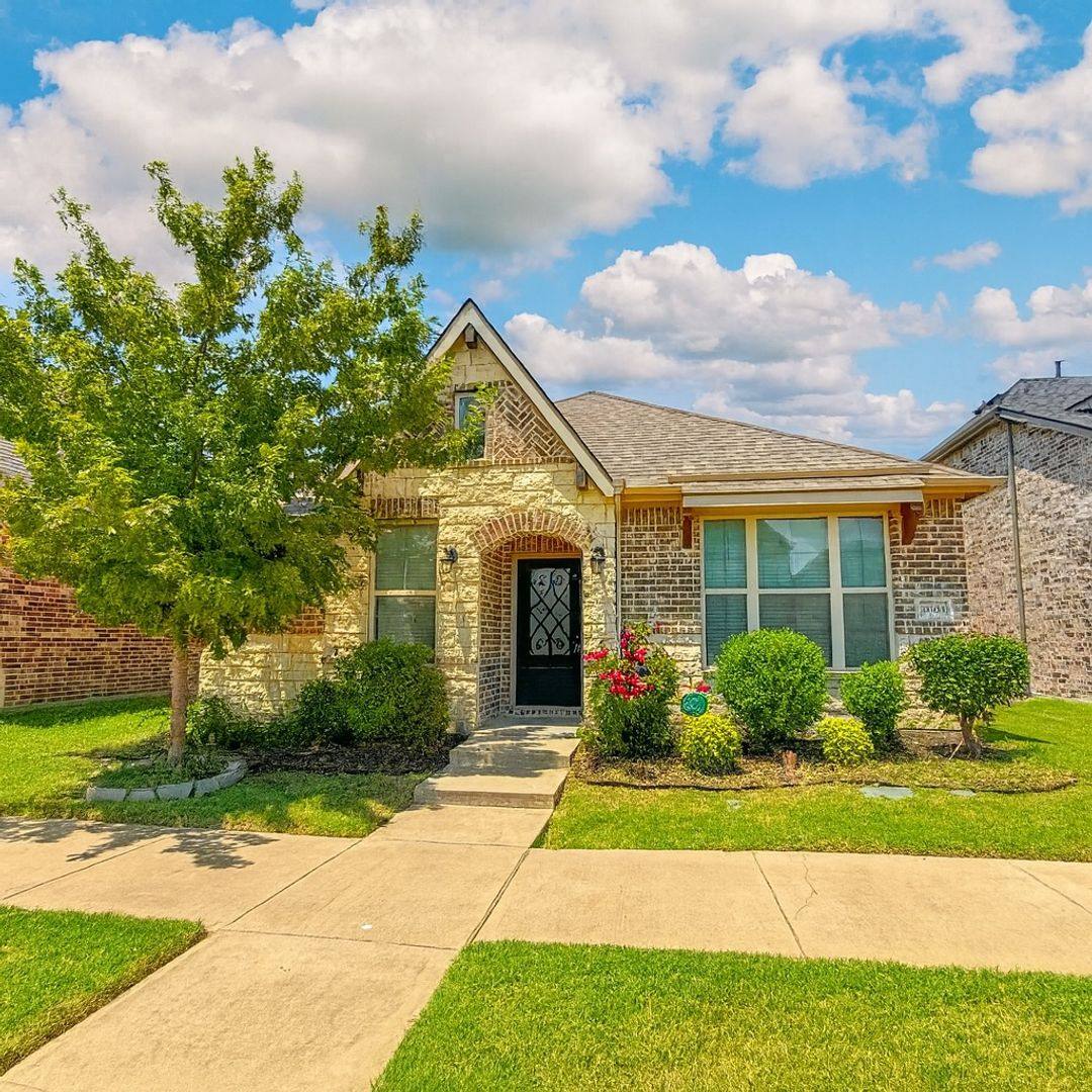 House for rent at 2064 Barx Dr, Little Elm, TX 75068