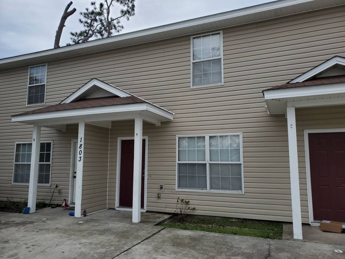 Apartment for rent at 1803 Hickory Ave, Panama City, FL 32405