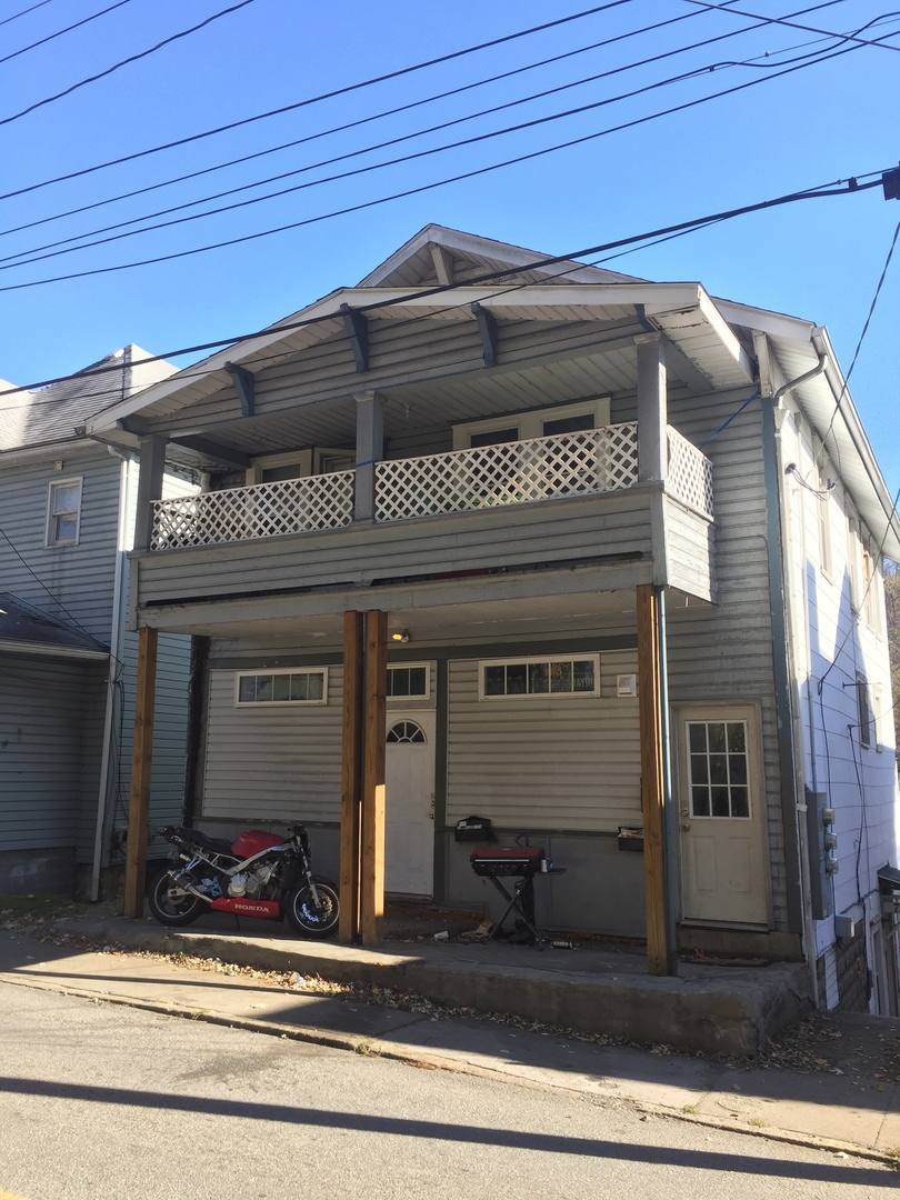 Apartment for rent at 738 Willey St, Morgantown, WV 26505