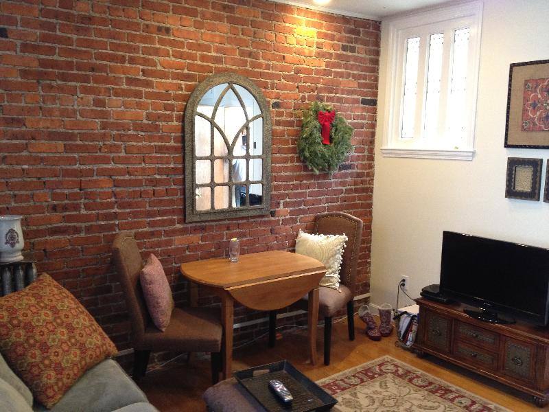 Apartment for rent at 93 Marion St #8, Brookline, MA 02446