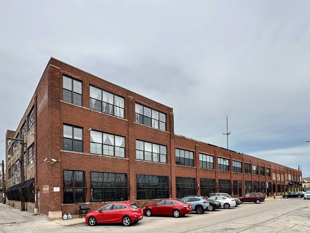 Apartment for rent at 3122 Carroll #FA9, Chicago, IL 60612