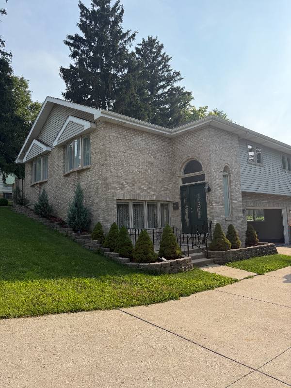 House for rent at 712 Chestnut St, Lemont, IL 60439