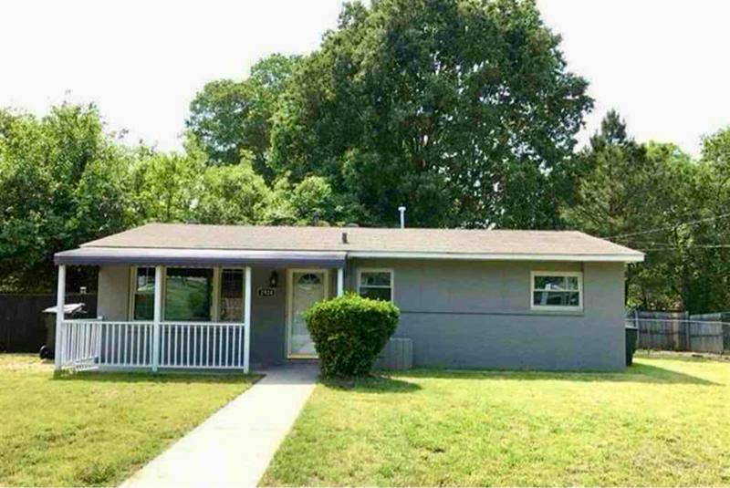 House for rent at 1924 Hadley Rd, Raleigh, NC 27610