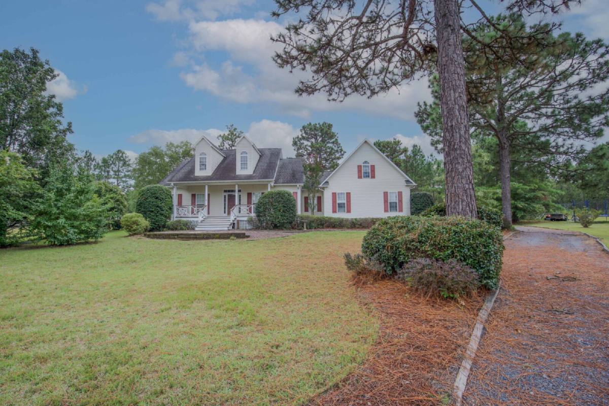House for rent at 380 Sullivan Dr, Carthage, NC 28327