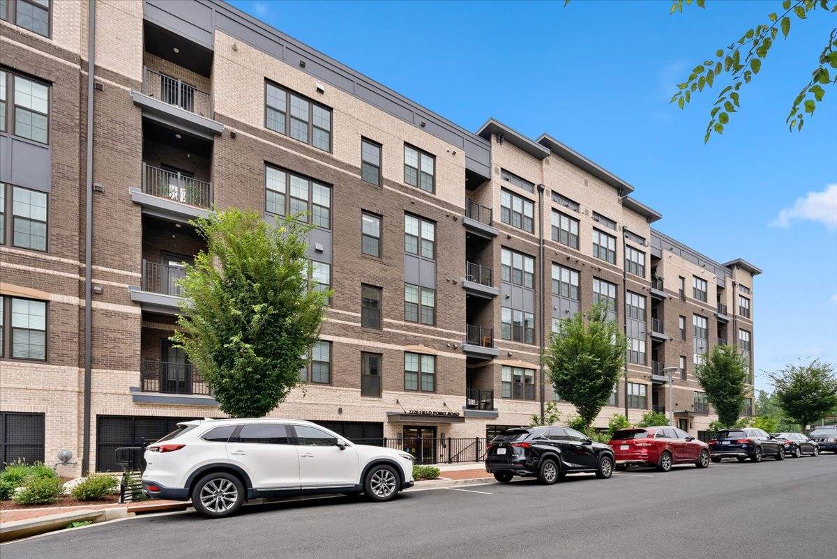 Condo for rent at 2320 Field Point Rd #103, Herndon, VA 20171