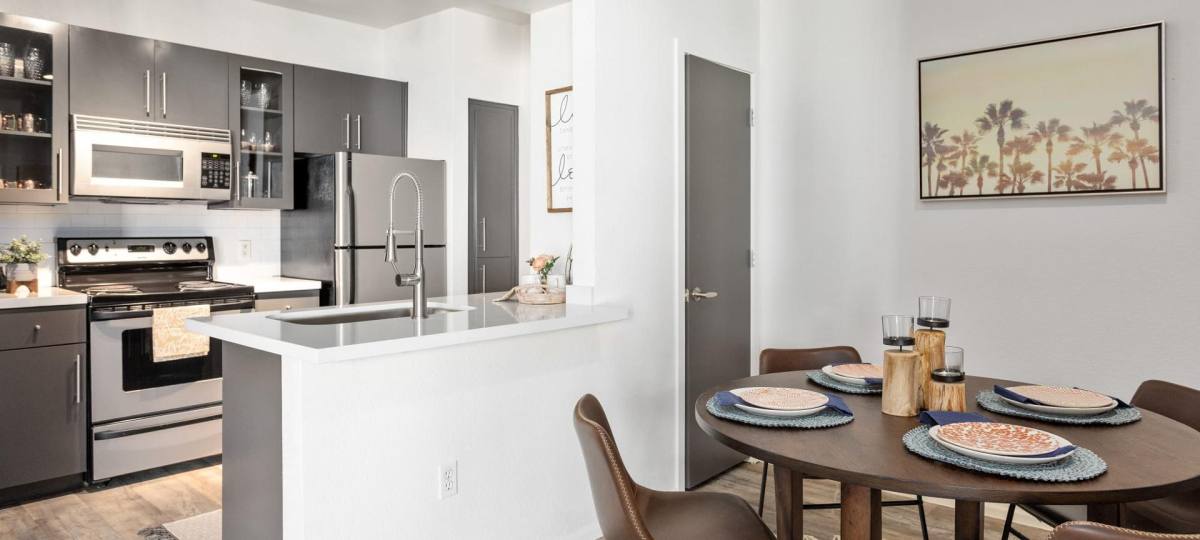 Apartment for rent at 1001 E Playa Del Norte Dr, Tempe, AZ 85281