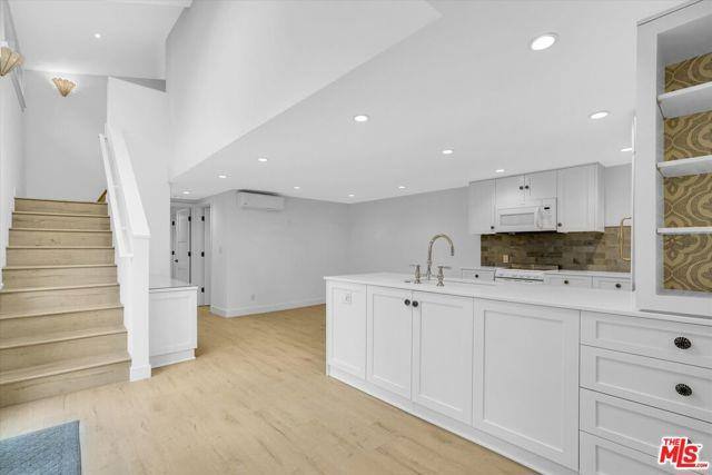 House for rent at 245 21st St #REAR, Santa Monica, CA 90402