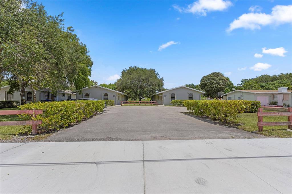 Apartment for rent at 5629 Taft St, Hollywood, FL 33021