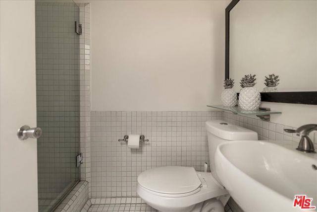 House for rent at 6530 Lakeridge Rd, Los Angeles, CA 90068