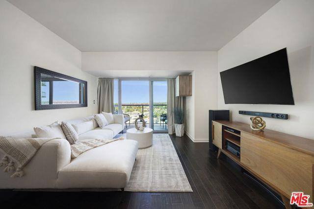 Condo for rent at 13700 Marina Pointe Dr #809, Marina Del Rey, CA 90292