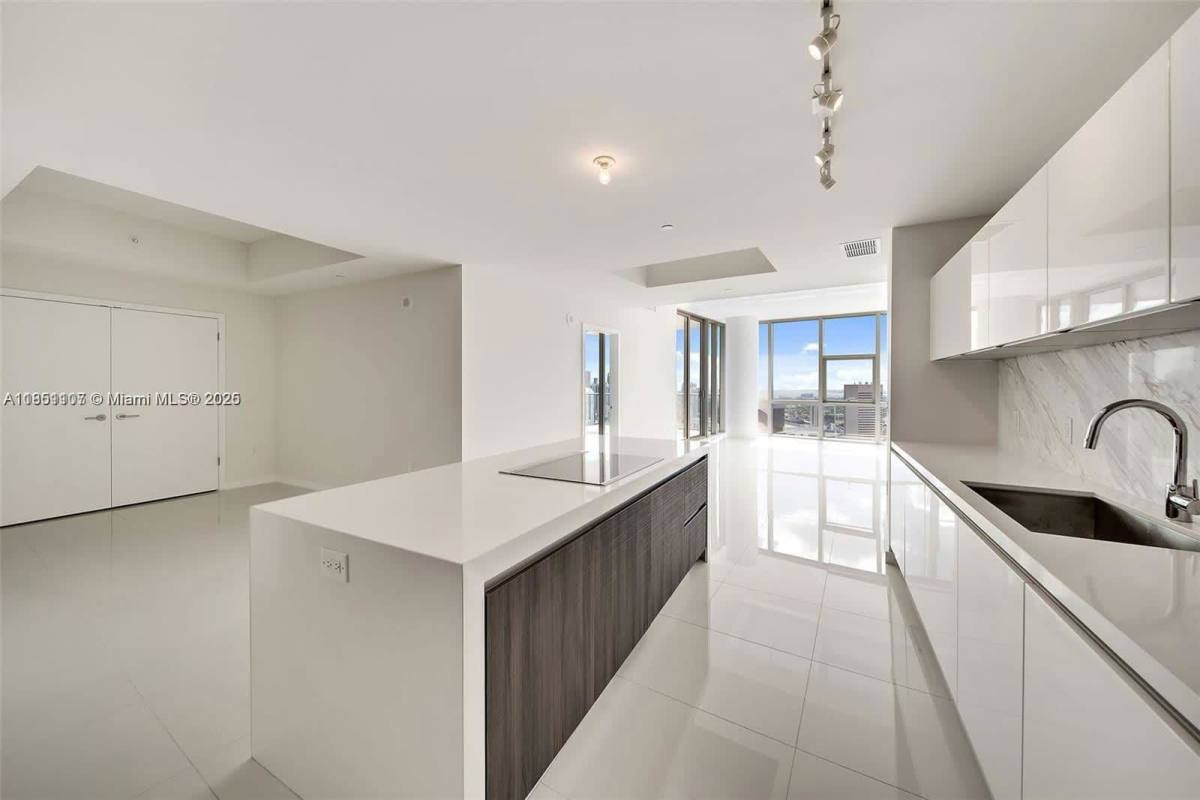 Apartment for rent at 851 NE 1st Ave, Miami, FL 33132