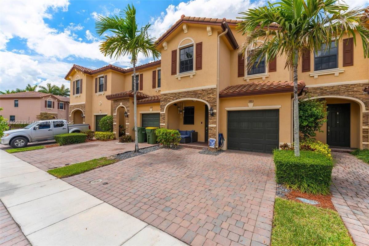 Townhouse for rent at 3763 SE 2nd St, Homestead, FL 33033