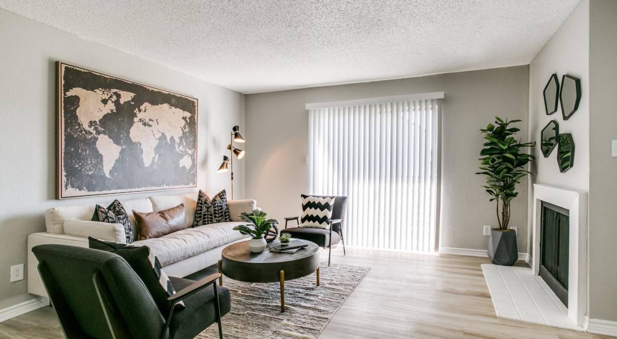 Apartment for rent at Carrollton Oaks, 2500 Guerrero Dr, Carrollton, TX 75006