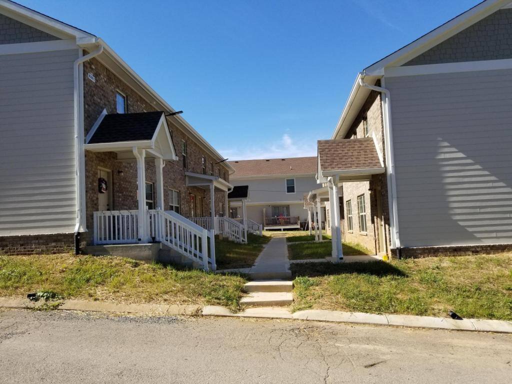 Townhouse for rent at 150 Mayhew Rd #B8, Clarksville, TN 37040