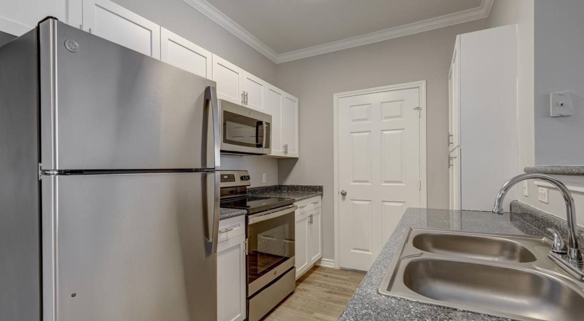 Apartment for rent at 2530 Sara Jane Parkway, Grand Prairie, TX 75052