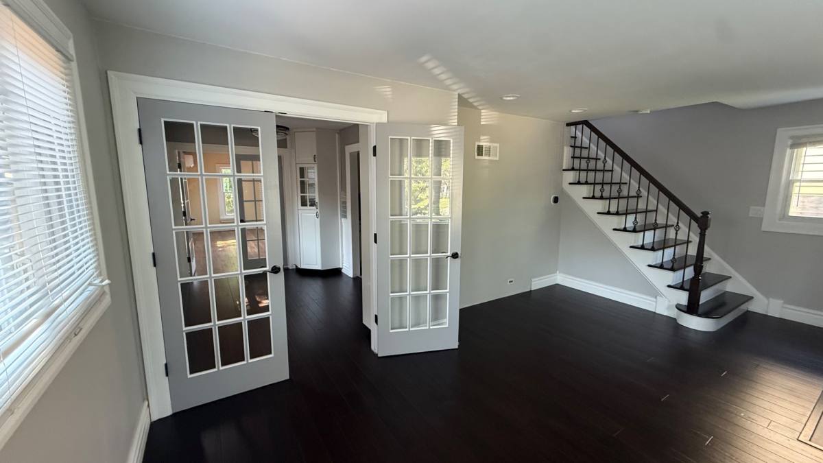 House for rent at 558 Broadview Ave, Highland Park, IL 60035