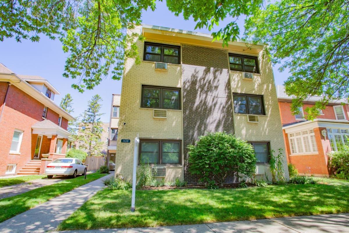 Apartment for rent at 1428 W Fargo Ave #1428, Chicago, IL 60626