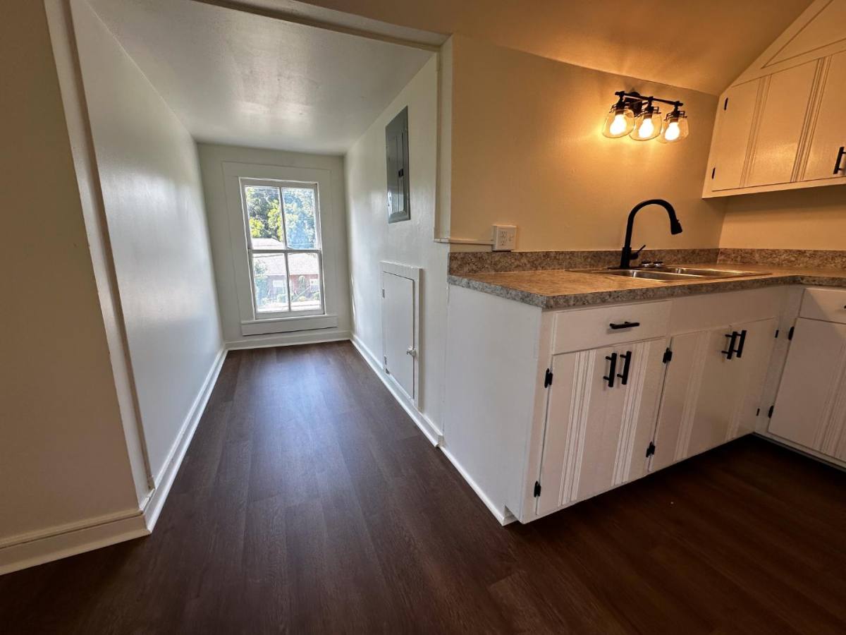 Apartment for rent at 210 E Ogeechee #UPSTAIRS, Sylvania, GA 30467